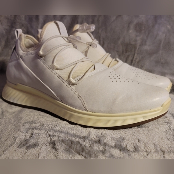 Ecco Yak Leather Toggle Sneakers Two Tone Women's Sz 8 - Picture 4 of 9